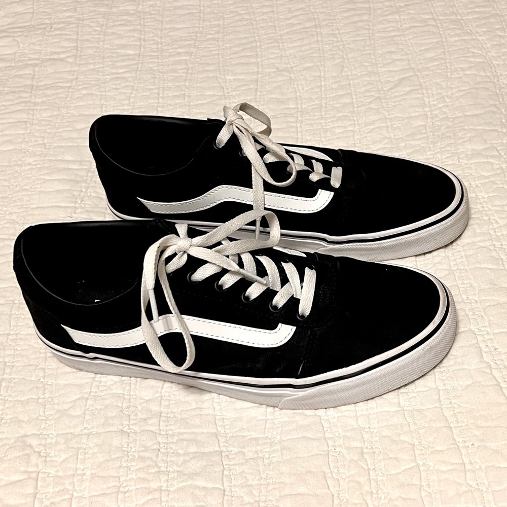 Women’s Vans Size 11 Black & White